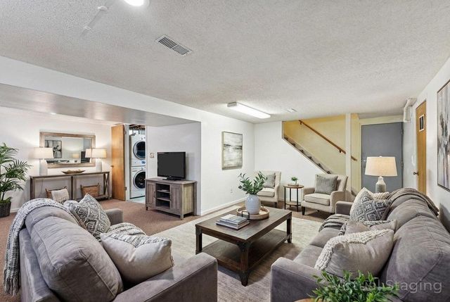 425 MT VERNON Street, Council Bluffs, IA 51503