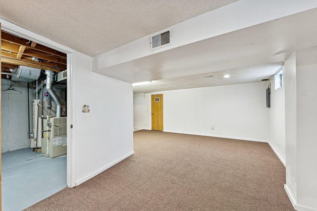 425 MT VERNON Street, Council Bluffs, IA 51503