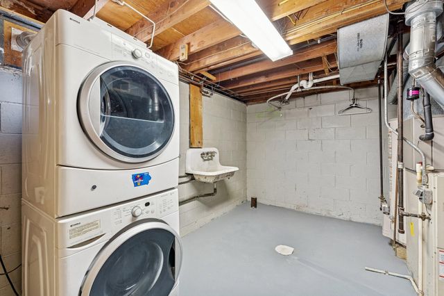 425 MT VERNON Street, Council Bluffs, IA 51503