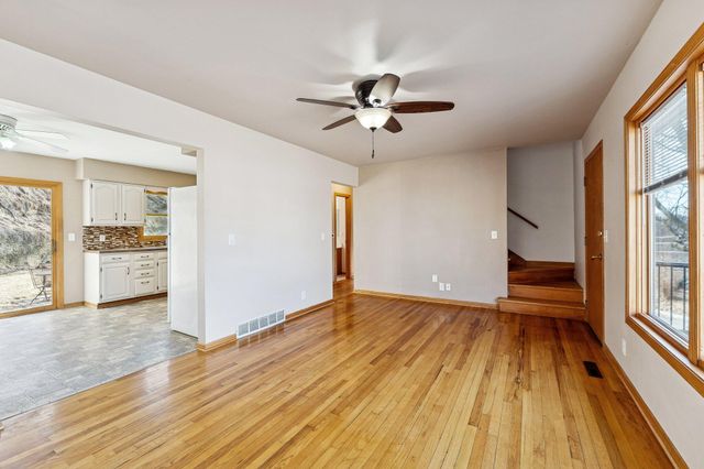 425 MT VERNON Street, Council Bluffs, IA 51503