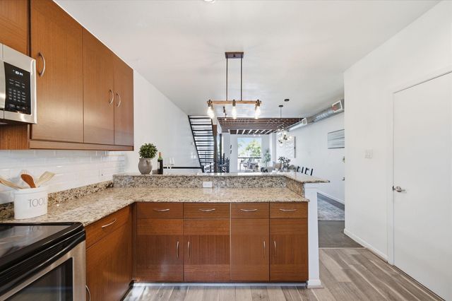 310 S Jensen Drive 7, Houston, TX 77003