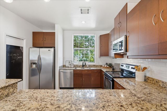 310 S Jensen Drive 7, Houston, TX 77003