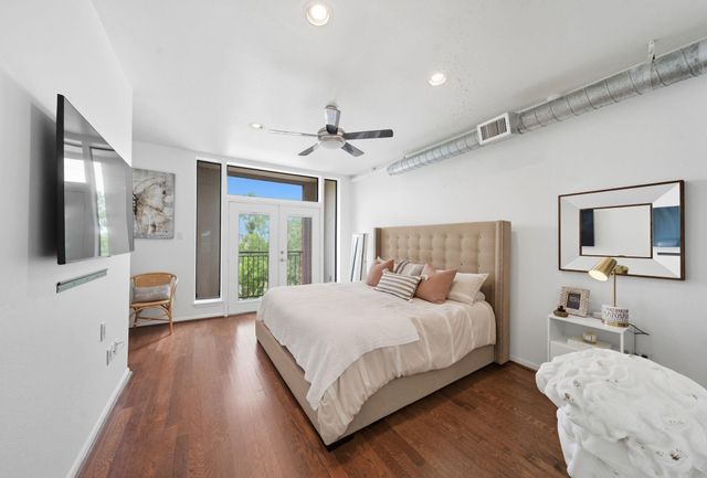 310 S Jensen Drive 7, Houston, TX 77003