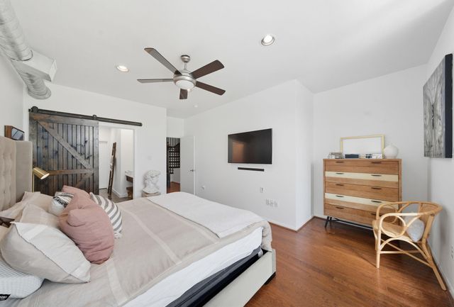 310 S Jensen Drive 7, Houston, TX 77003