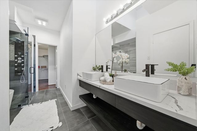 310 S Jensen Drive 7, Houston, TX 77003