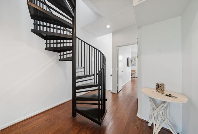 310 S Jensen Drive 7, Houston, TX 77003