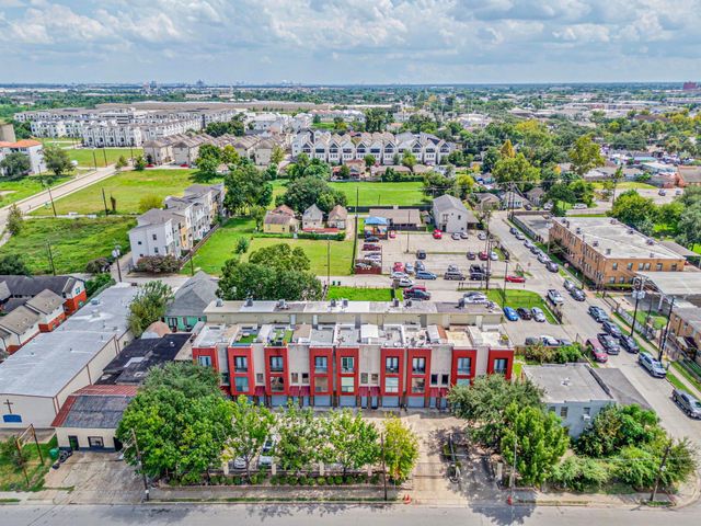 310 S Jensen Drive 7, Houston, TX 77003
