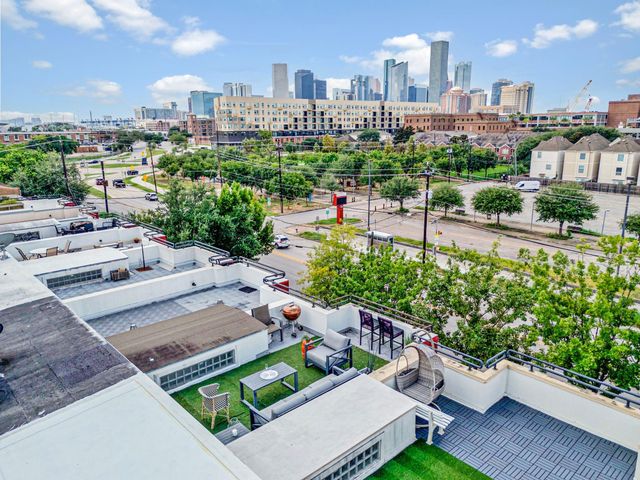 310 S Jensen Drive 7, Houston, TX 77003