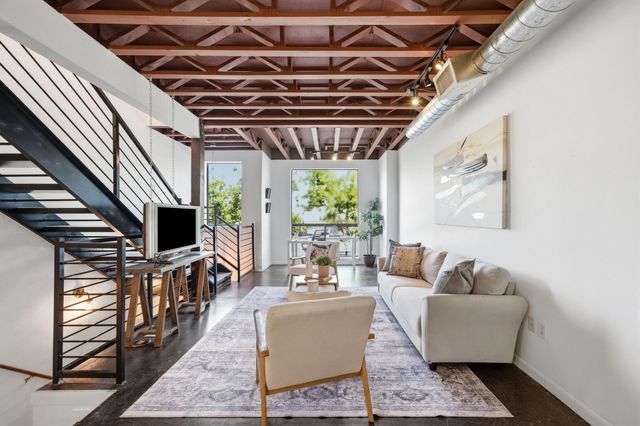 310 S Jensen Drive 7, Houston, TX 77003