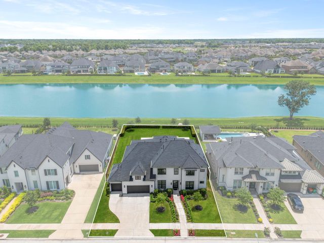 10414 Fountain Shore Drive, Missouri City, TX 77459