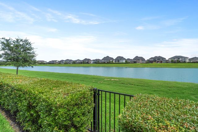 10414 Fountain Shore Drive, Missouri City, TX 77459