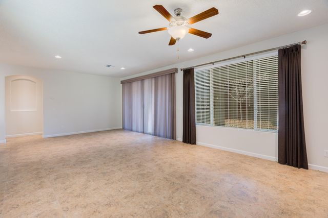 9320 Bear Lake Way NW, Albuquerque, NM 87120