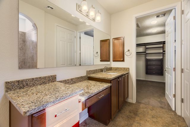 9320 Bear Lake Way NW, Albuquerque, NM 87120