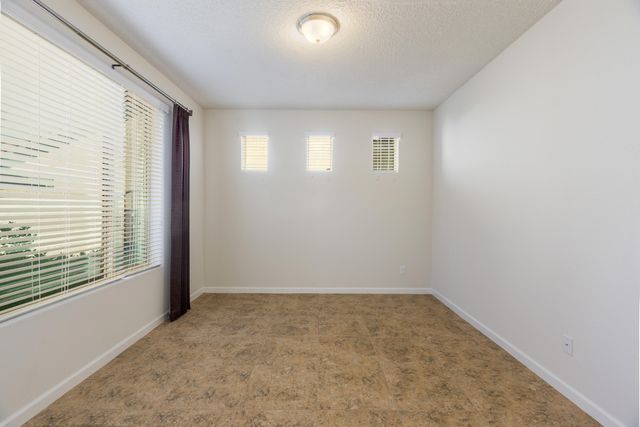 9320 Bear Lake Way NW, Albuquerque, NM 87120