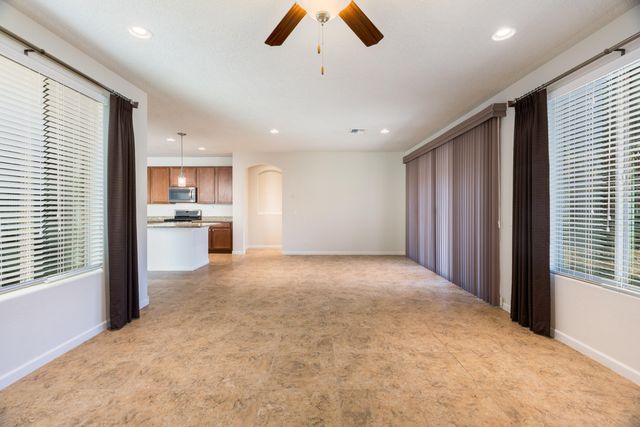 9320 Bear Lake Way NW, Albuquerque, NM 87120