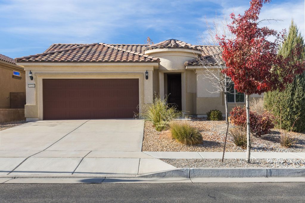 9320 Bear Lake Way NW, Albuquerque, NM 87120