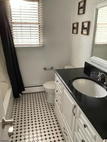 24 Alpine Ln, West Milford Twp., NJ 07480