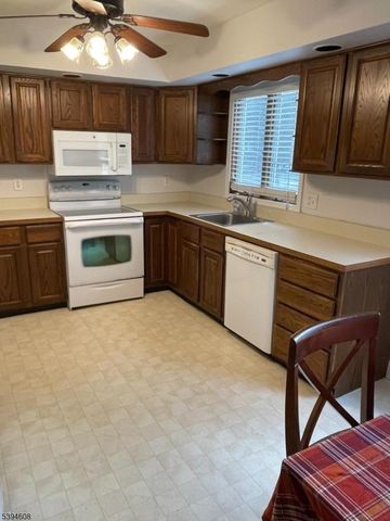 24 Alpine Ln, West Milford Twp., NJ 07480