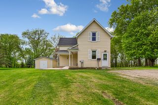 307 Meadow Woods Drive, Mankato, MN 56001