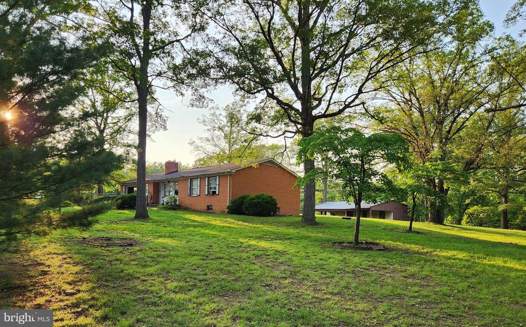 1517 KENDRICK FORD RD, Front Royal, VA 22630