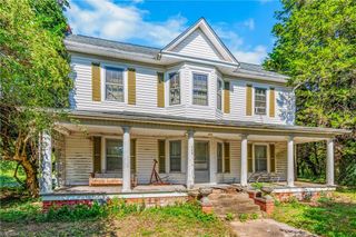 420 Carolina Avenue, Yadkinville, NC 27055