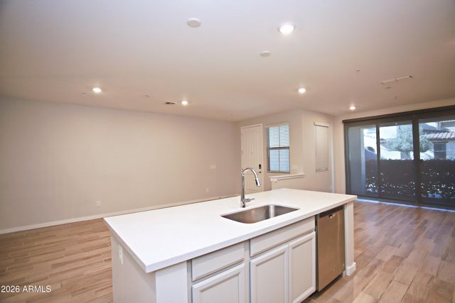 3855 S MCQUEEN Road 110, Chandler, AZ 85286