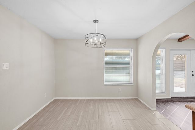 2001 San Jacinto Drive, Arlington, TX 76012