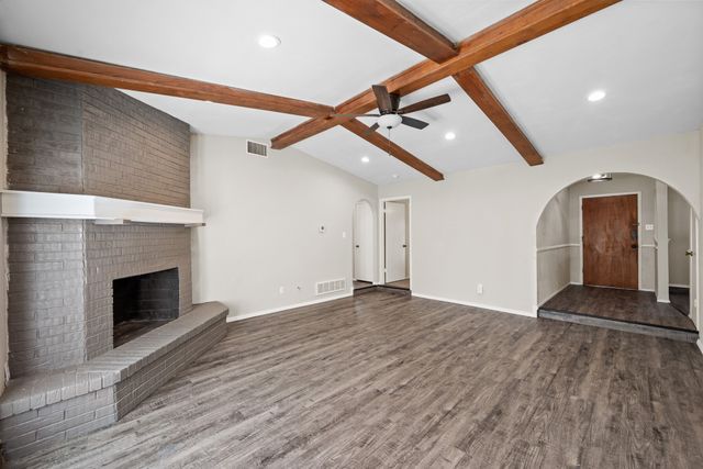 2001 San Jacinto Drive, Arlington, TX 76012