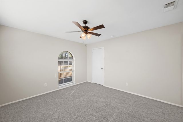 2001 San Jacinto Drive, Arlington, TX 76012