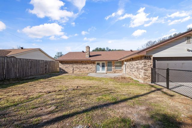 2001 San Jacinto Drive, Arlington, TX 76012