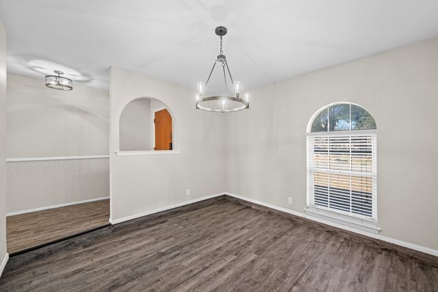 2001 San Jacinto Drive, Arlington, TX 76012