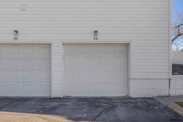 2921 S 122 Street, Omaha, NE 68144