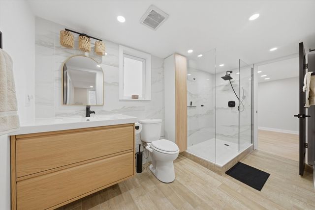 2721 N Western Avenue, Chicago, IL 60647