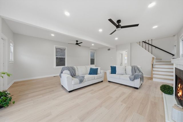 2721 N Western Avenue, Chicago, IL 60647