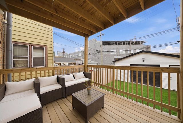 2721 N Western Avenue, Chicago, IL 60647