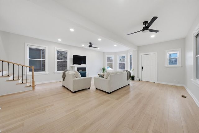 2721 N Western Avenue, Chicago, IL 60647