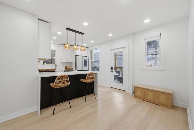 2721 N Western Avenue, Chicago, IL 60647