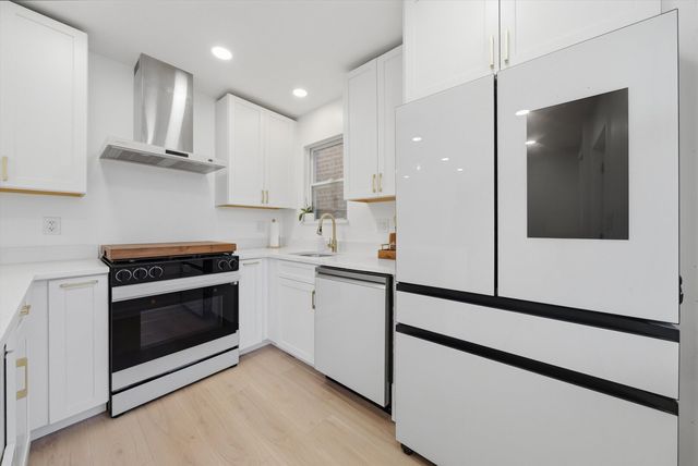 2721 N Western Avenue, Chicago, IL 60647