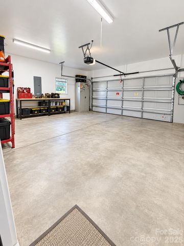 3865 Maxwell Henry Lane NW, Conover, NC 28613