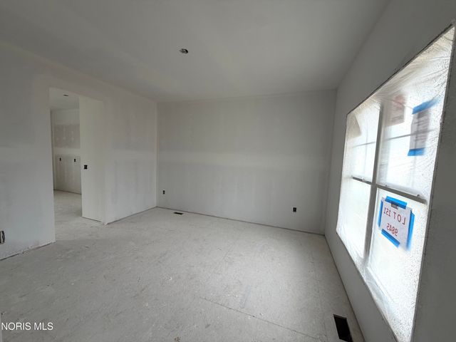 9845 Featherwood Lane, Sylvania, OH 43560