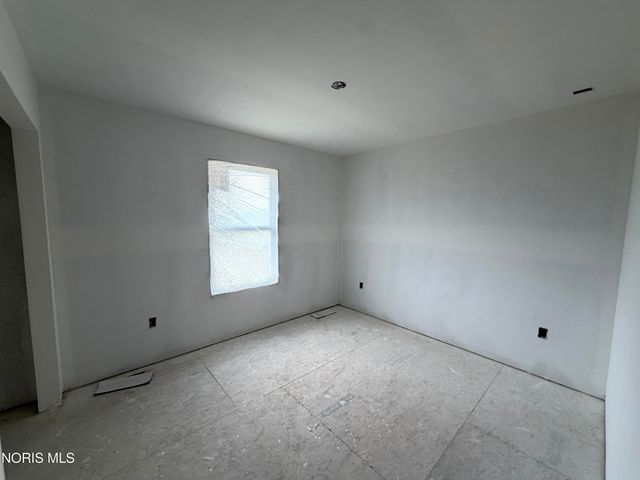 9845 Featherwood Lane, Sylvania, OH 43560