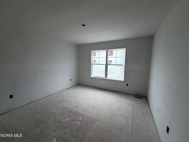 9845 Featherwood Lane, Sylvania, OH 43560