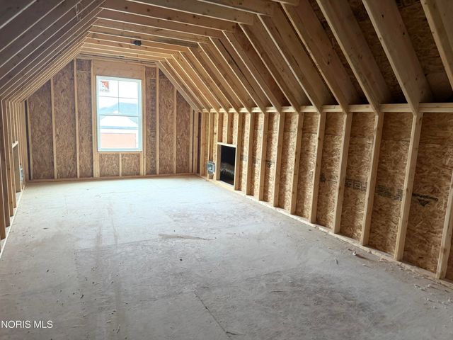 9845 Featherwood Lane, Sylvania, OH 43560