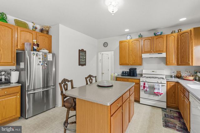 106 DAFFODIL DR, East Stroudsburg, PA 18301