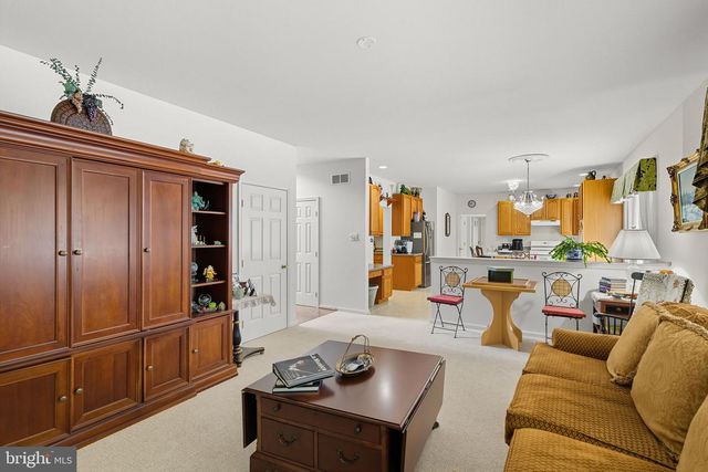 106 DAFFODIL DR, East Stroudsburg, PA 18301