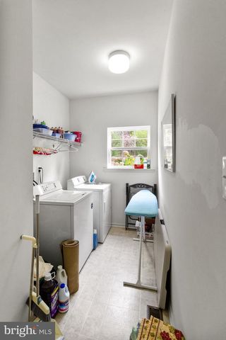 106 DAFFODIL DR, East Stroudsburg, PA 18301