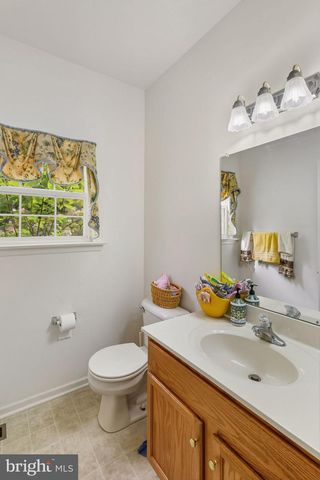 106 DAFFODIL DR, East Stroudsburg, PA 18301