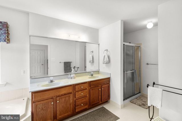 106 DAFFODIL DR, East Stroudsburg, PA 18301