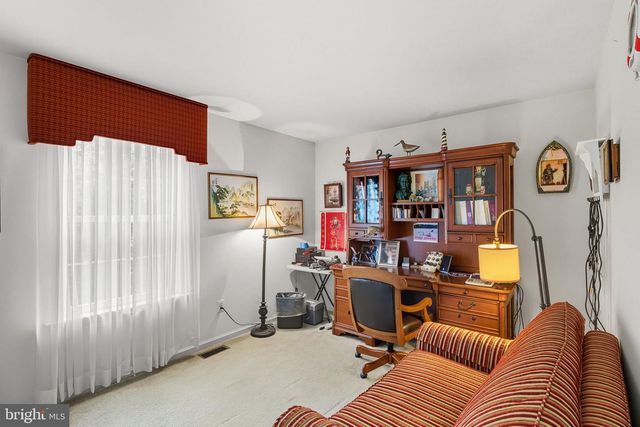 106 DAFFODIL DR, East Stroudsburg, PA 18301