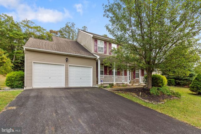 106 DAFFODIL DR, East Stroudsburg, PA 18301